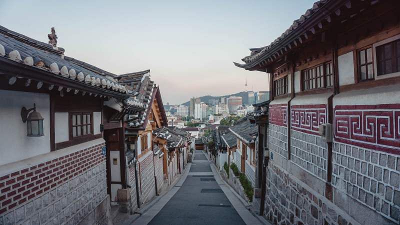 learn Korean Seoul street